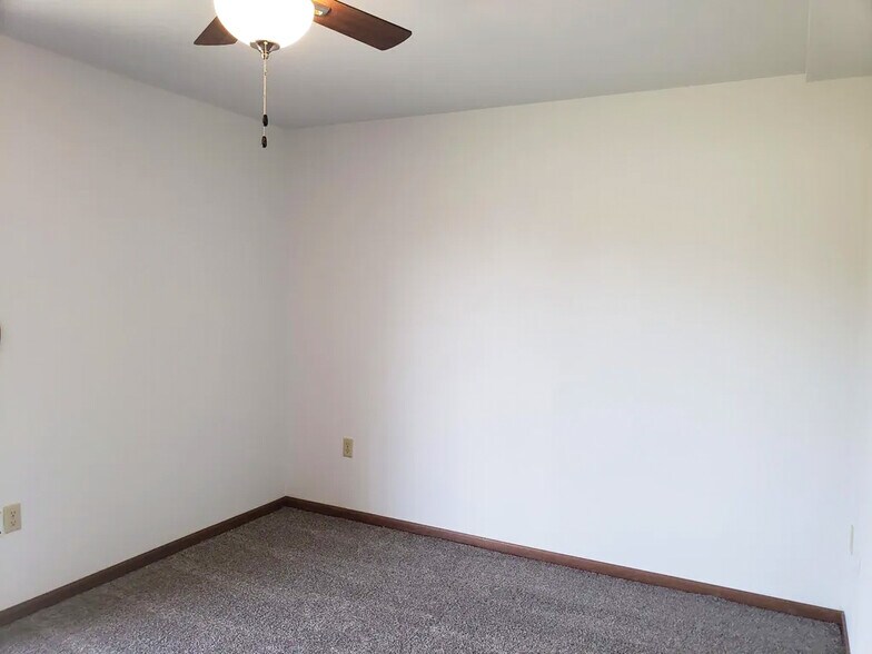 Building Photo - 687 Wood Violet Ln