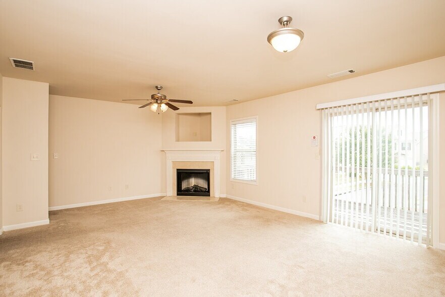 Building Photo - 2279 Baywood Tree Ln