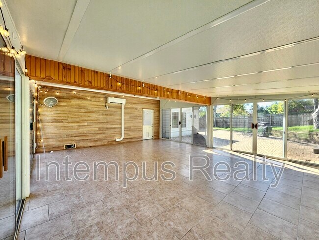 Building Photo - 212 Margo Ln