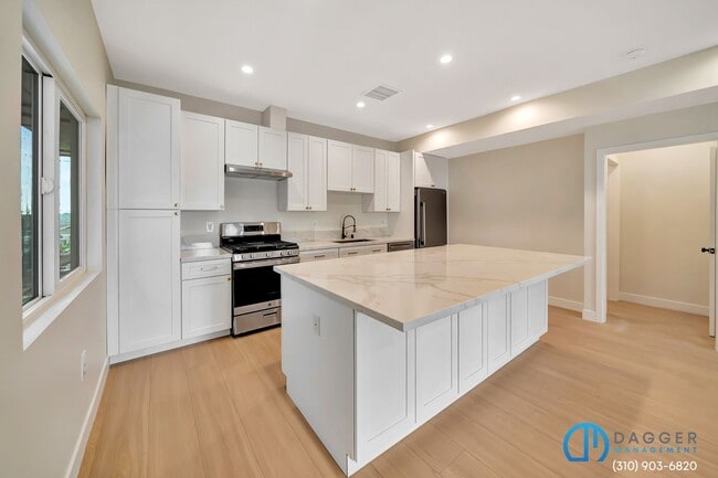 Building Photo - 2800 Winter St