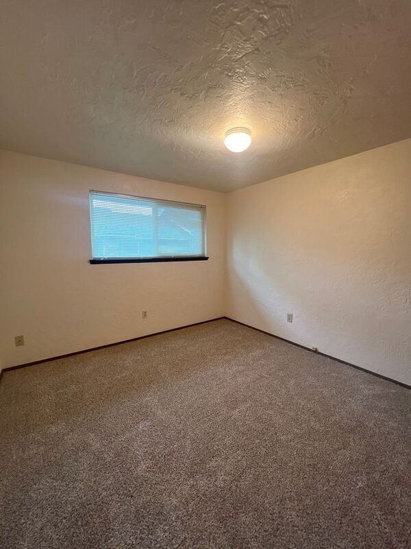Building Photo - 2501 SW Pickford St