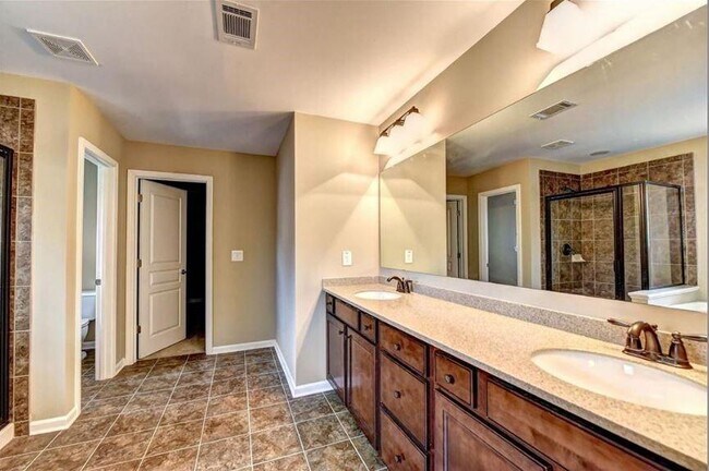 Building Photo - 5957 Stow Dr