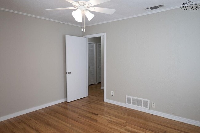 Building Photo - 3303 Sherwood Ln