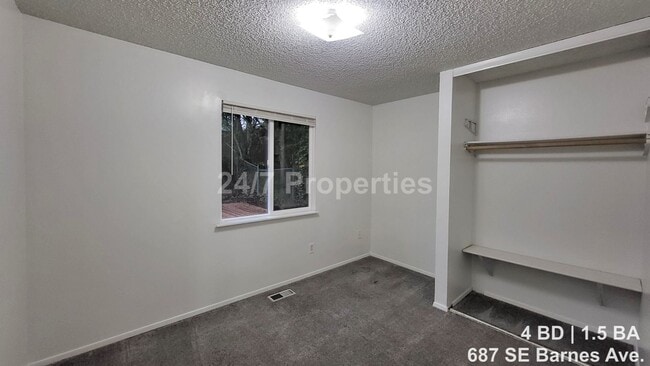 Building Photo - Comfortable 4 BD | 1.5 BA Home w/ Large Yard - Gresham