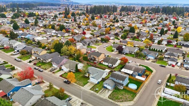 Building Photo - 15605 NE 92nd St