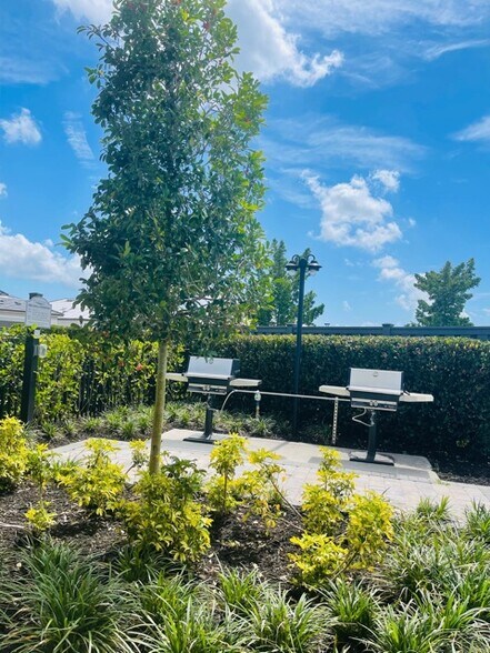 Building Photo - 1962 Tripletail Ln