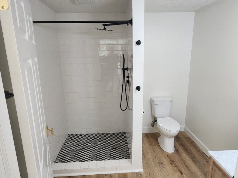 Building Photo - 231 N John St