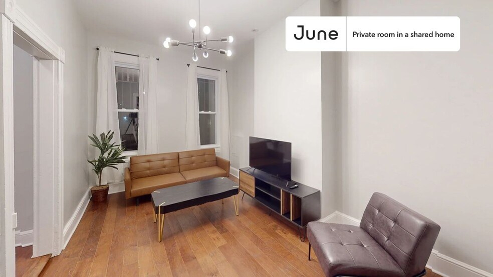 Building Photo - Room in Shared 3 bed/1.5 bath home