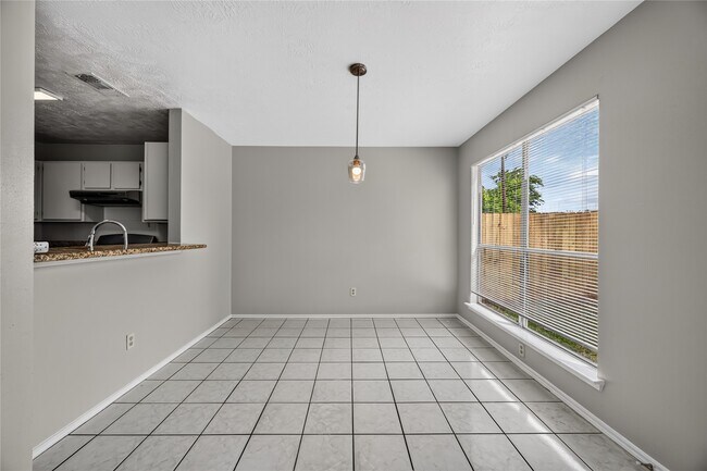 Building Photo - 13610 Repa Ln
