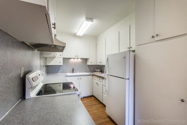 Building Photo - 2044 Cowlitz St