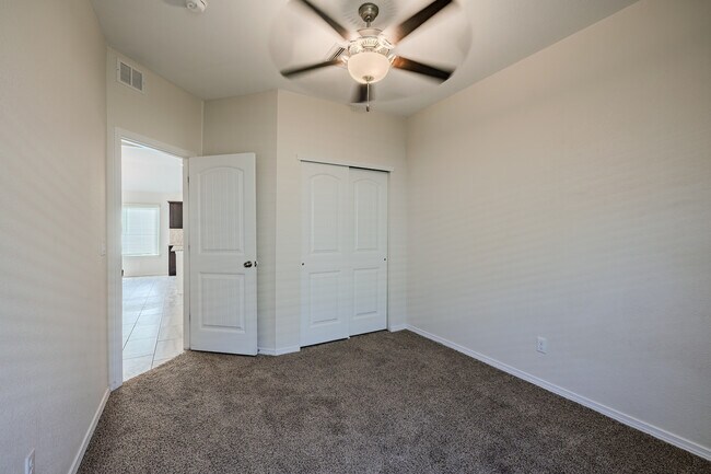 Building Photo - 1040 Indigo Sky St