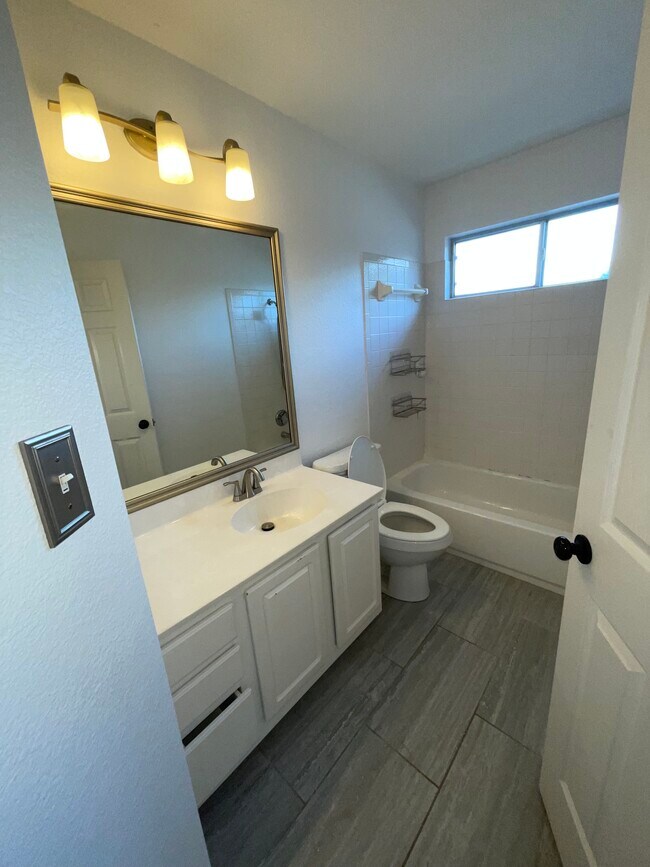 2nd full bath - 3809 Willie Mays Ln