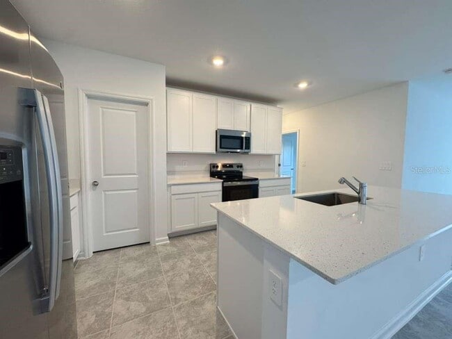 Building Photo - 1618 Reservoir Pl