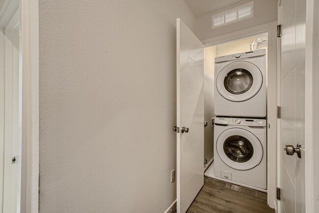 Building Photo - Immaculate Newer Construction - 3 Bed 2 Ba...