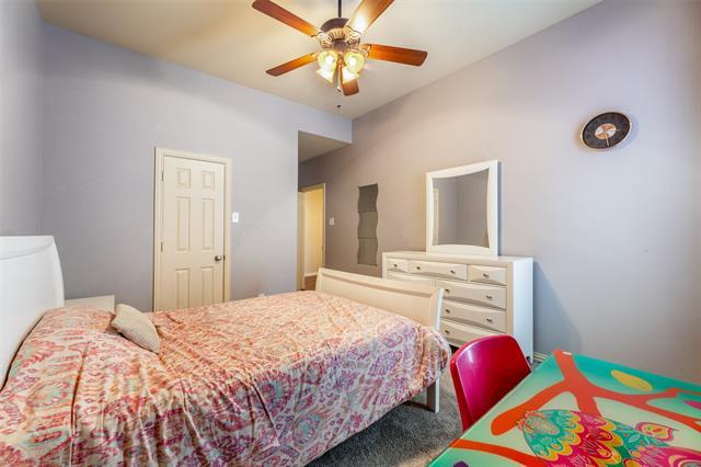Building Photo - 920 Fannin Dr