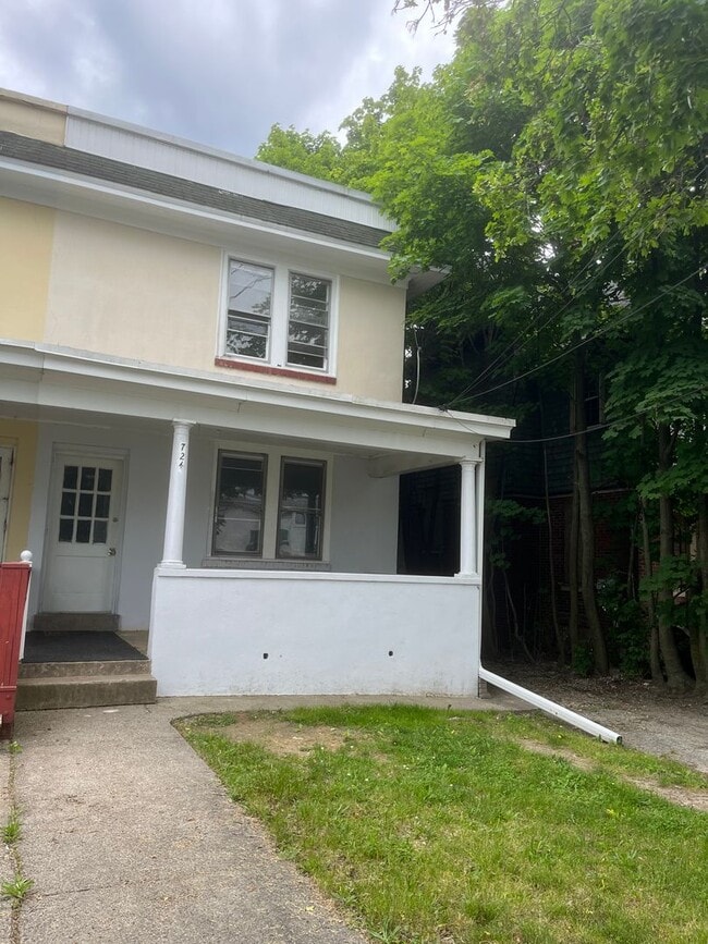 Building Photo - Newly Renovated 3 Bedroom House
