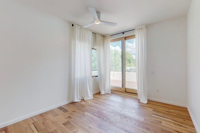 Building Photo - North Valley Fabulous 2018/sf 2 Bedroom  2.5 Bath  with Garage