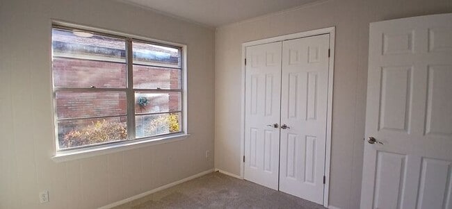 Building Photo - Fully Renovated Benbrook Beauty