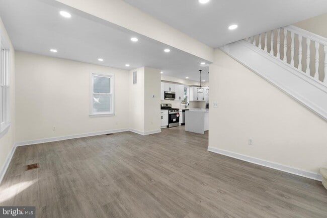 Building Photo - 509 McCabe Ave