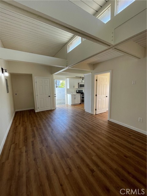 Building Photo - 11571 Archwood St