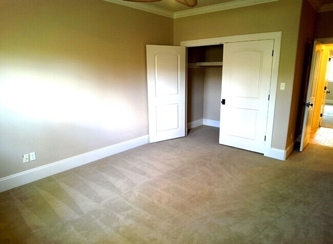 Building Photo - 1847 Ashley Hall Way