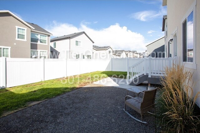 Building Photo - This property offers a NO DEPOSIT option available