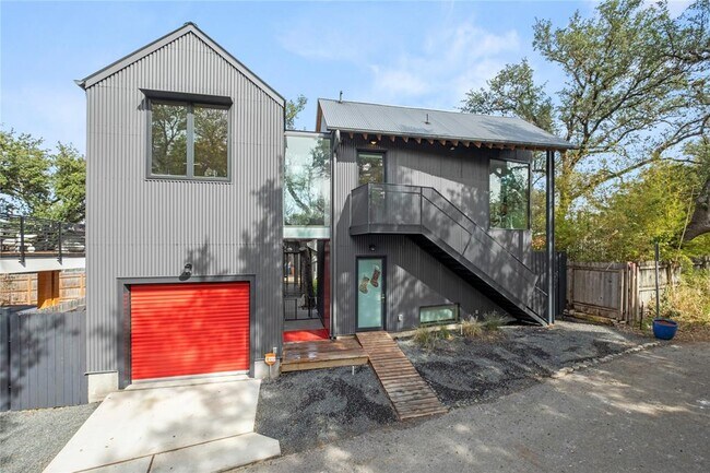 Building Photo - 907 W Annie St