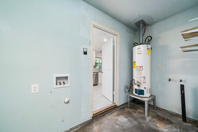 Building Photo - 9614 Long Branch Ln