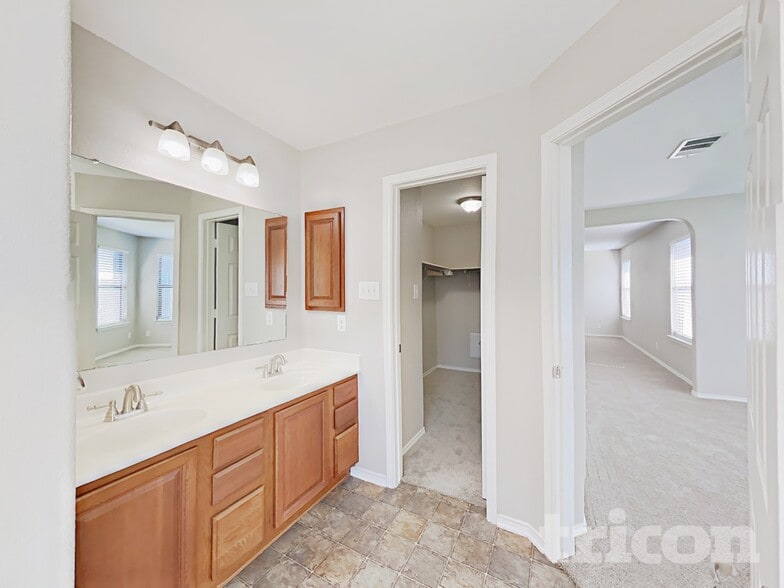 Building Photo - 320 Apricot Dr