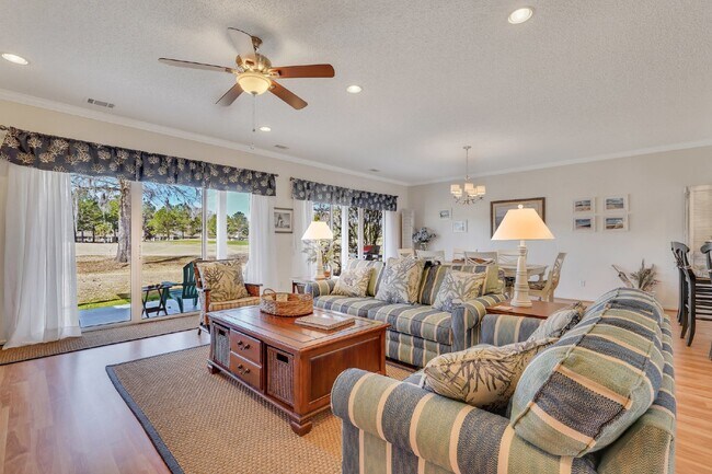 Building Photo - "Spacious Golf and Lagoon View 2 Bed, 2 Bath Rental Home in Sun City!