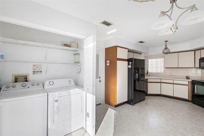 Building Photo - 1530 Larks Nest Ct