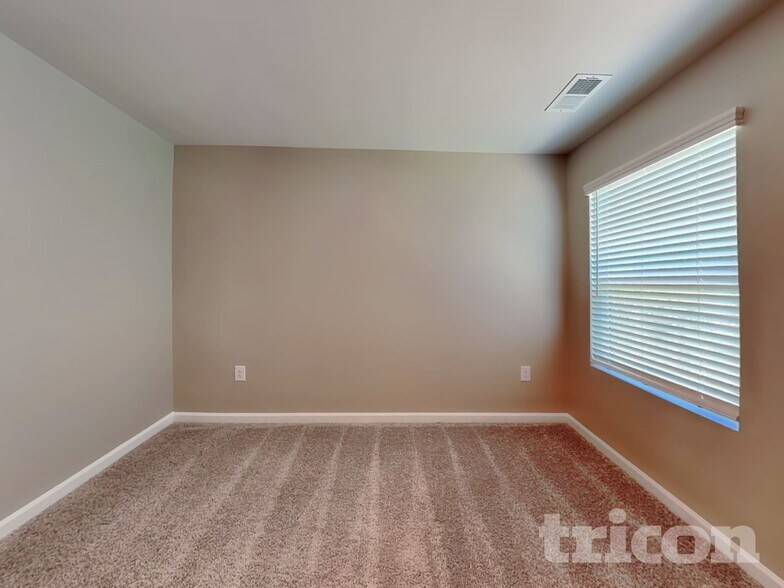 Building Photo - 76 Fairview Way