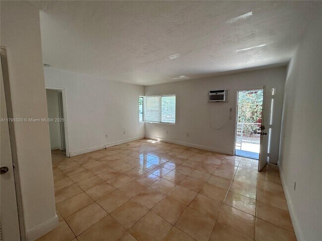 Building Photo - 8321 Crespi Blvd