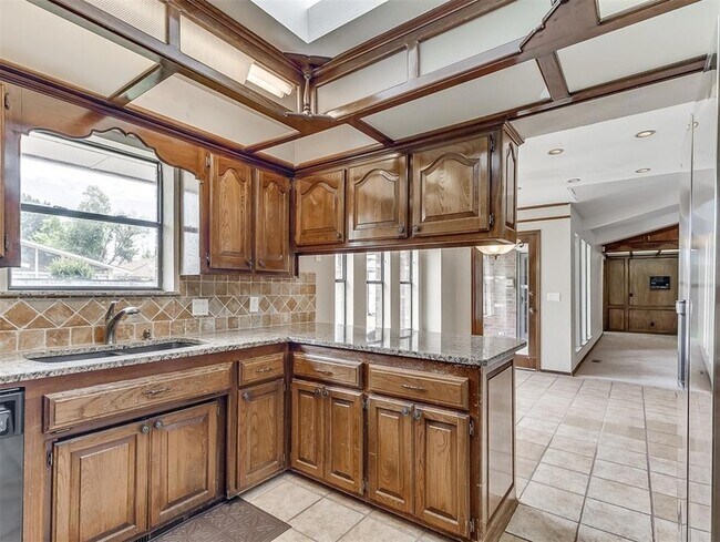 Building Photo - 12414 S Villa Ave