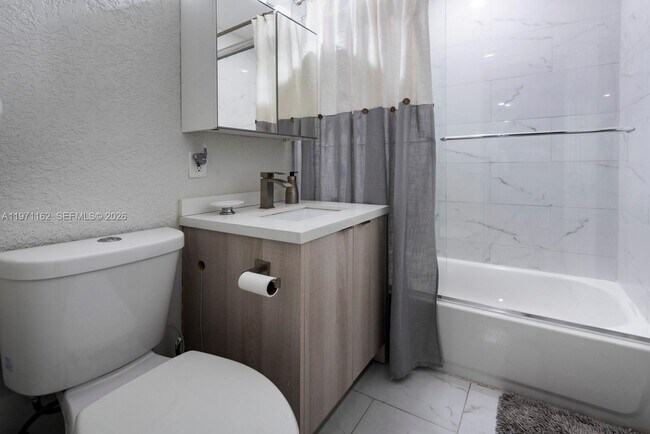 Building Photo - 5224 NE 1st Ave.