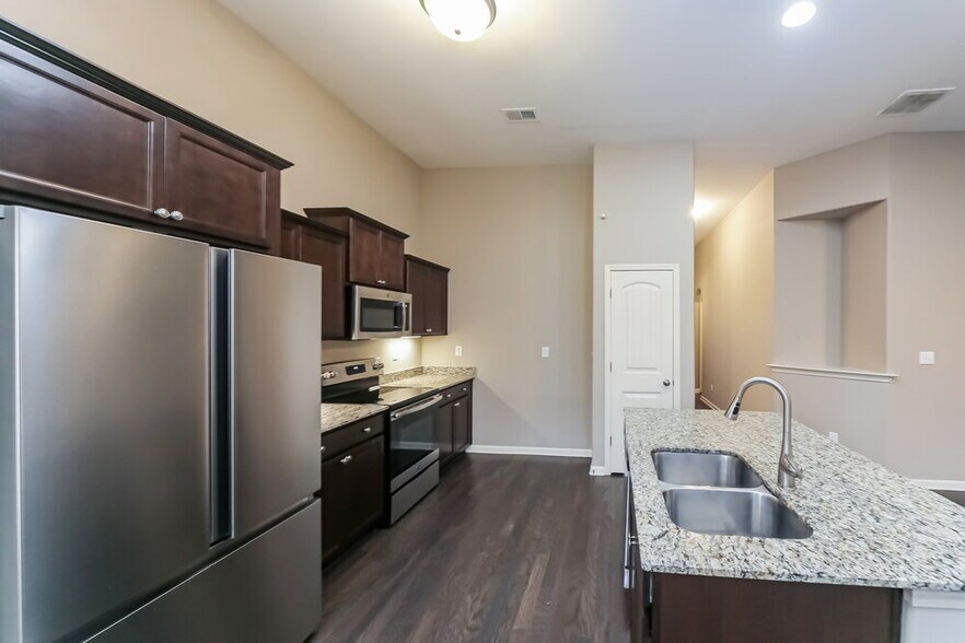 Building Photo - 155 Hidden Meadows Ln