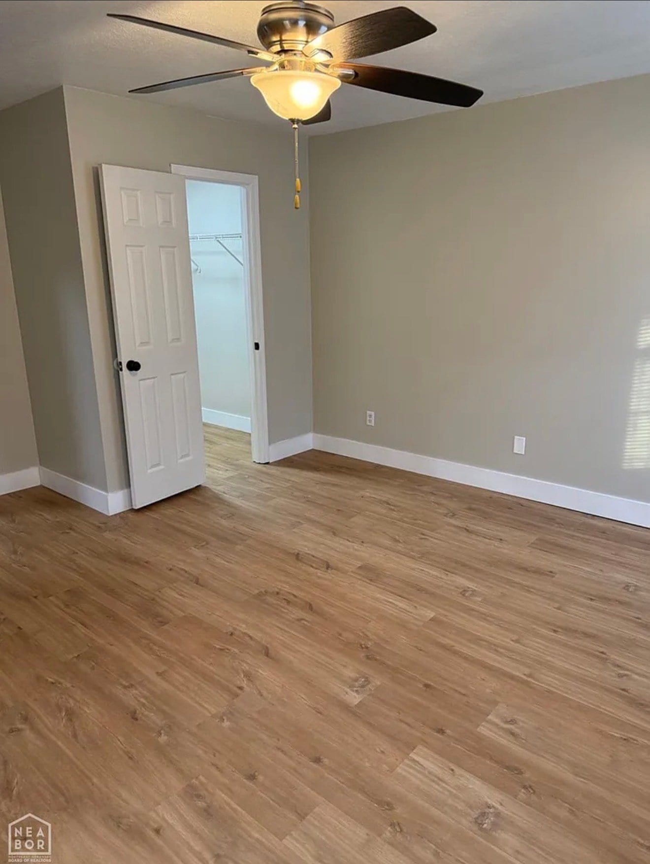 Building Photo - 326 Robinson St