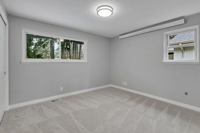 Building Photo - 5182