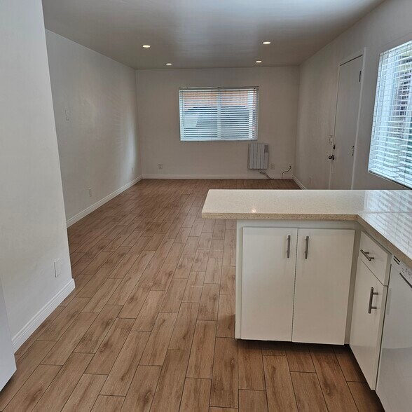 Building Photo - 1845 N Vulcan Ave