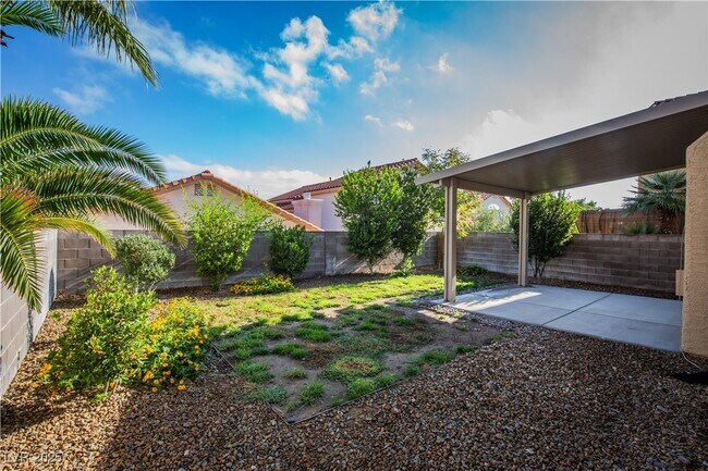 Building Photo - 7820 Paper Flower Ct