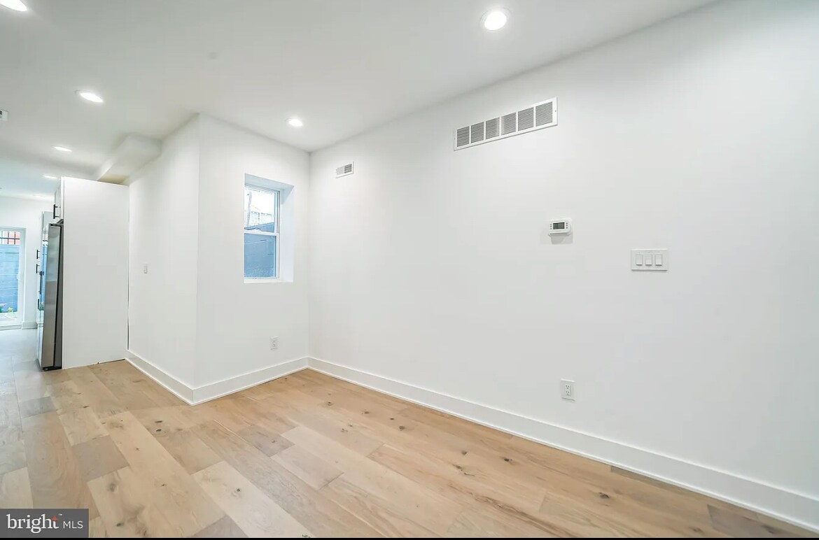 Building Photo - 1309 S 32nd St