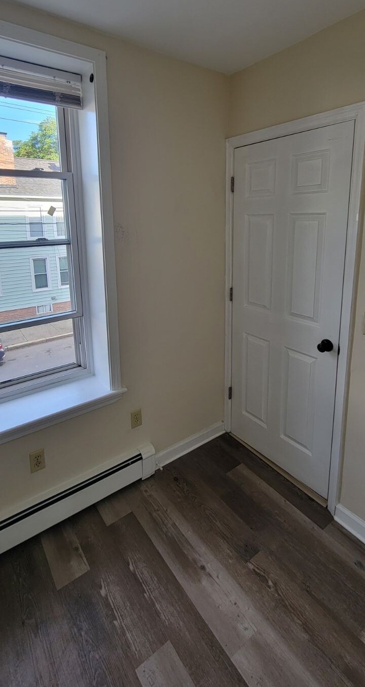 Building Photo - 3229 7th Ave