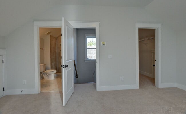 Building Photo - 4 Bedroom 3.5 Bath House in Twin Lakes - J...