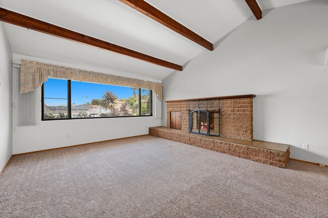 Building Photo - Charming 3 Bedroom 2 Bathroom Home in La M...