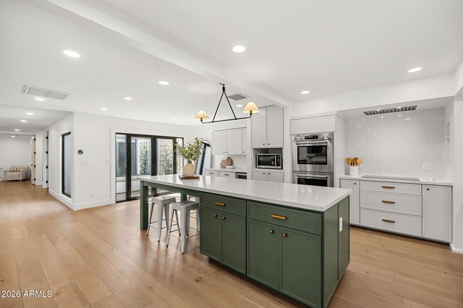 Building Photo - 7602 E Vía Del Reposo