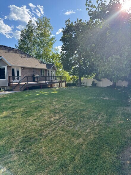 Building Photo - 1117 E 200 S