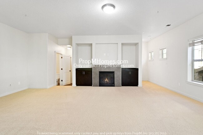 Building Photo - 610 NE Garswood Ln