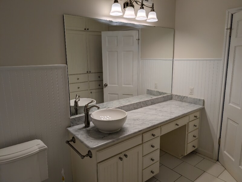 Building Photo - 3001 El Camino Dr