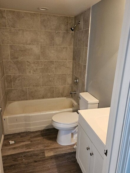 Building Photo - 1401 Stebbins St