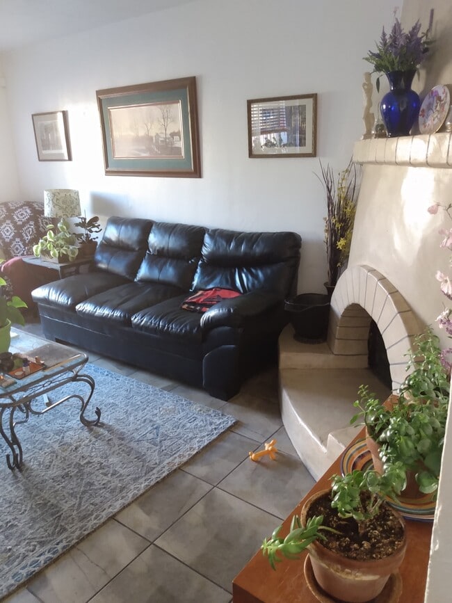 Building Photo - 4365 N La Osa Way